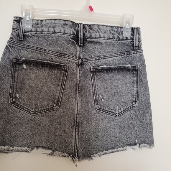 Zara Distressed denim skirt - Picture 2 of 5